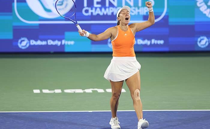 PEGULA BAGS EARLY BIRTHDAY PRESENT WITH FIRST DUBAI DUTY FREE TENNIS CHAMPIONSHIPS CROWN PEGULA BAGS EARLY BIRTHDAY PRESENT WITH FIRST DUBAI DUTY FREE TENNIS CHAMPIONSHIPS CROWN - pegula bags