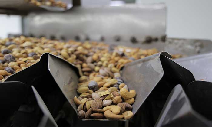 Leadership in Times of Crisis: Castania Reinforces Its Position as the Benchmark of the Nuts Category Leadership in Times of Crisis: Castania Reinforces Its Position as the Benchmark of the Nuts Category - leadership times